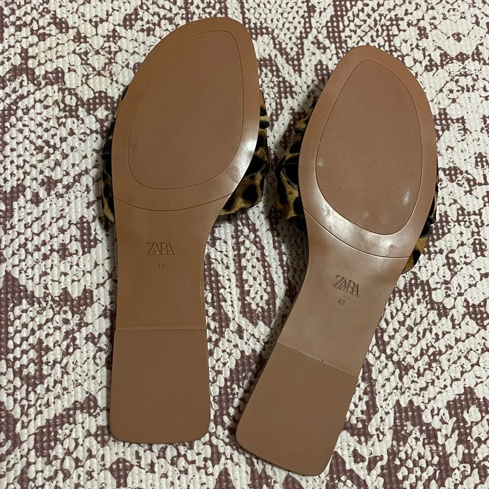 BN Zara Leopard 🐆 Print Sandal - Picture 2 of 2